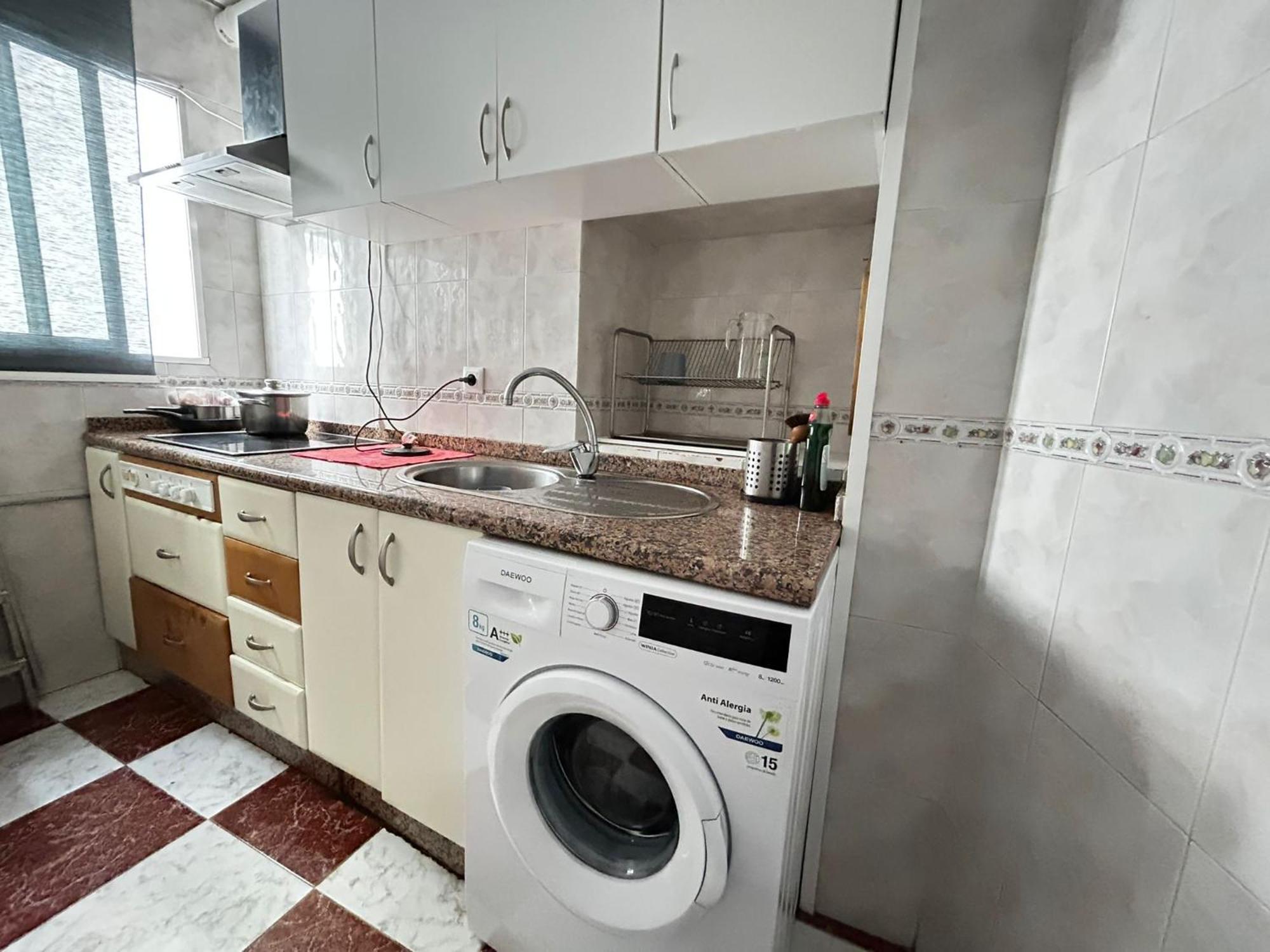Santa Isabel Low Cost Rooms In Private House Σεβίλλη Δωμάτιο φωτογραφία